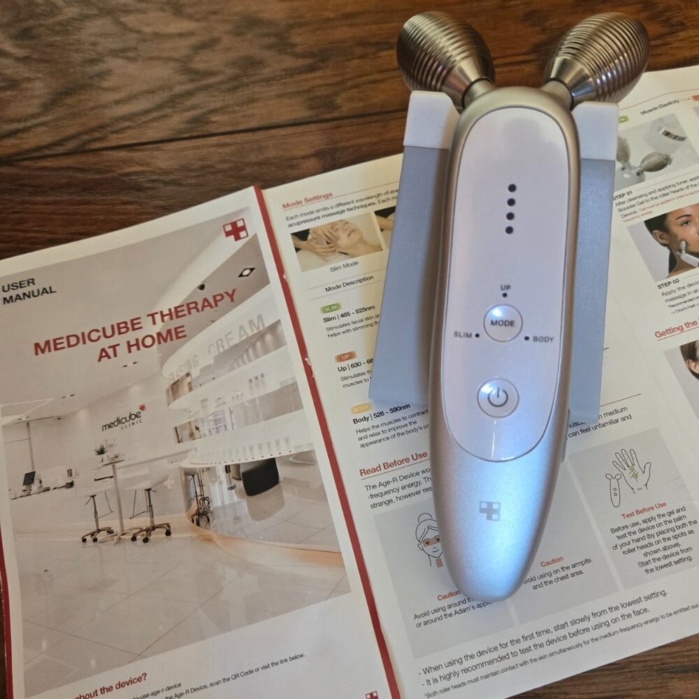 Medicube Derma EMS Shot